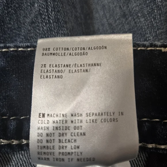 Miss Me Mid-Rise Curvy Crop Bermuda Shorts 32 Dark Wash Embellished Pockets - Picture 9 of 9